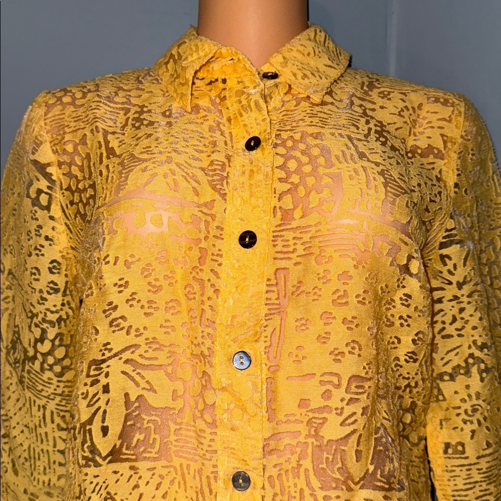 White Stag Yellow Sheer Button-Up Blouse - Size Small 4/6 - Picture 2 of 4